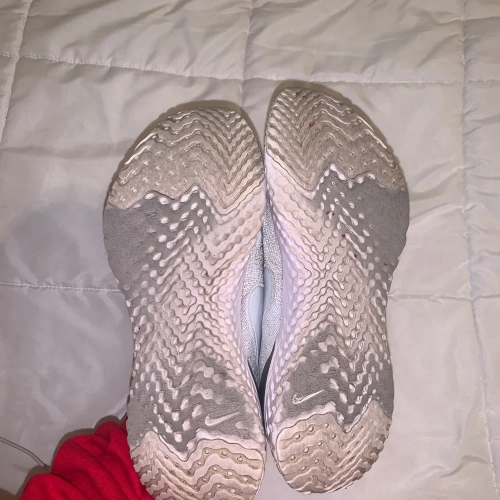 nike epic react - Picture 3 of 4
